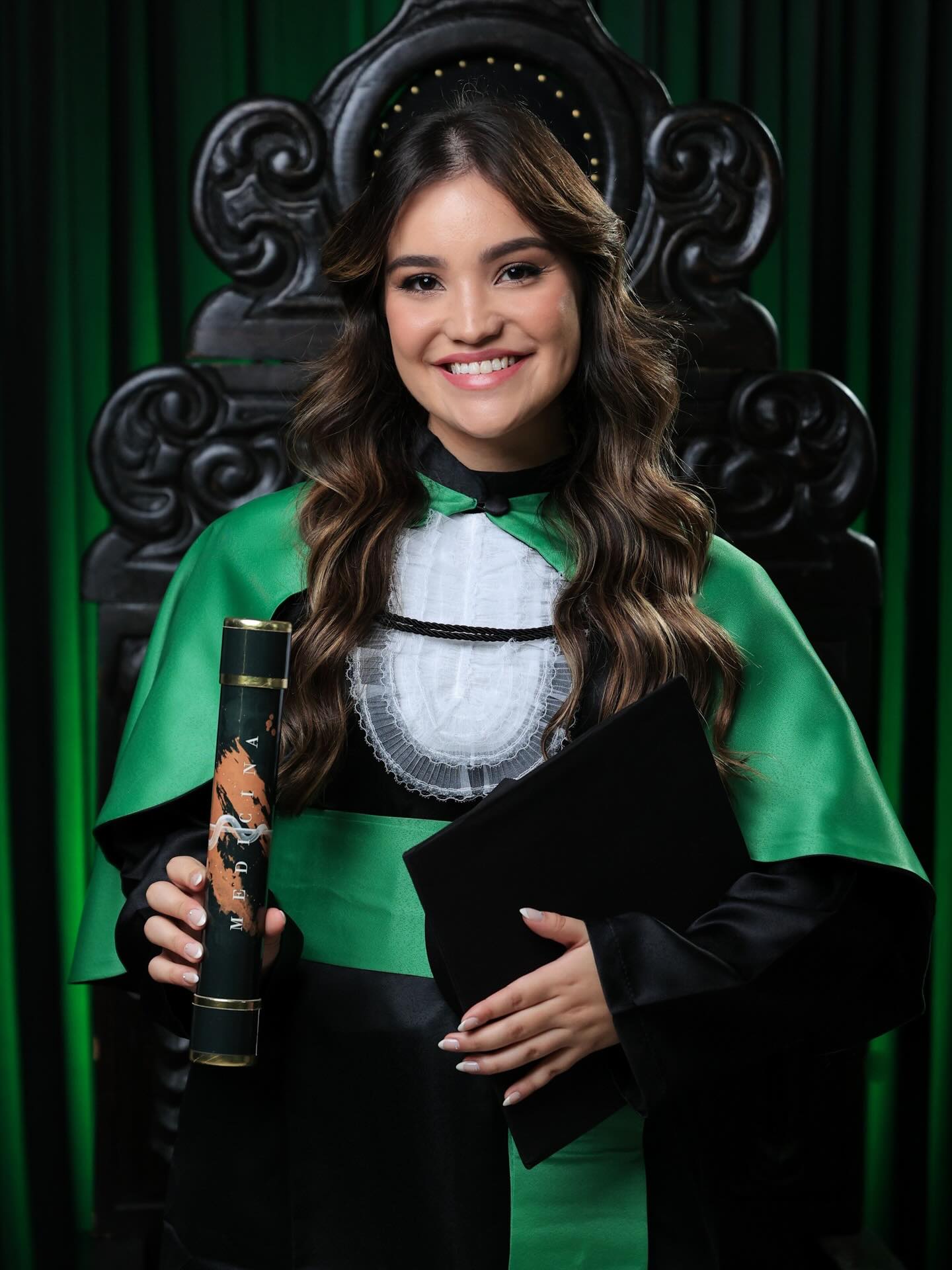 Dra. Bruna Leopoldino — formatura em Medicina